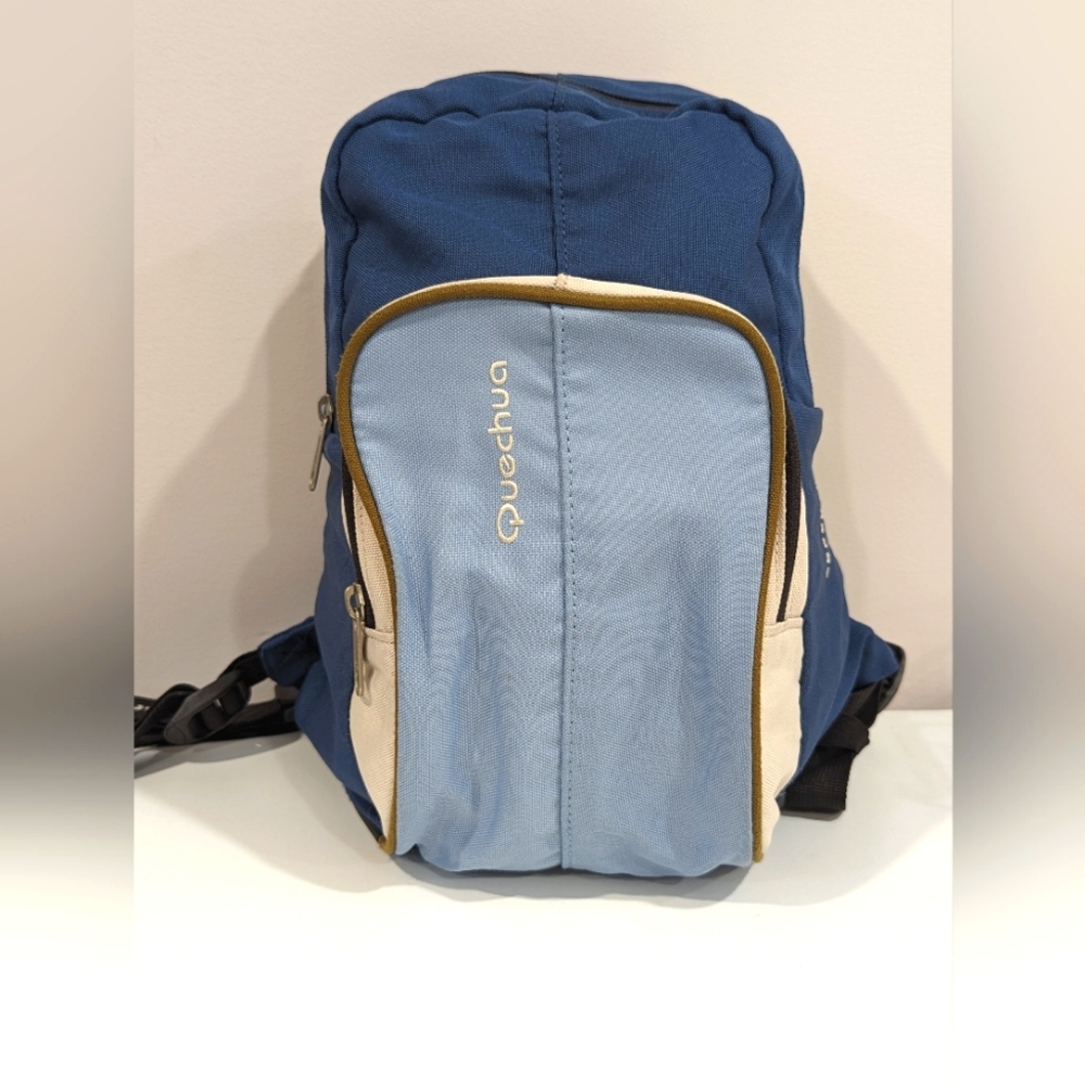 ๐ผ 5/20$ ๐ผSmall Daily Backpack QUECHUA.